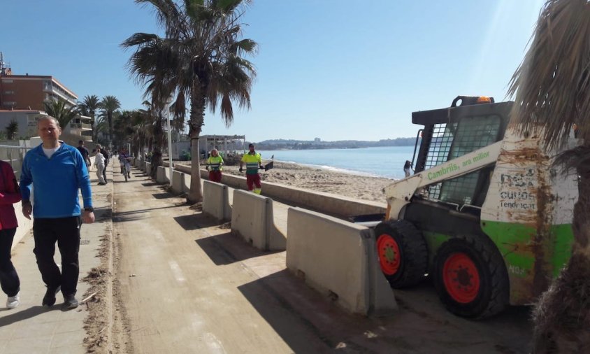 Treballs de neteja al cap de Sant Pere