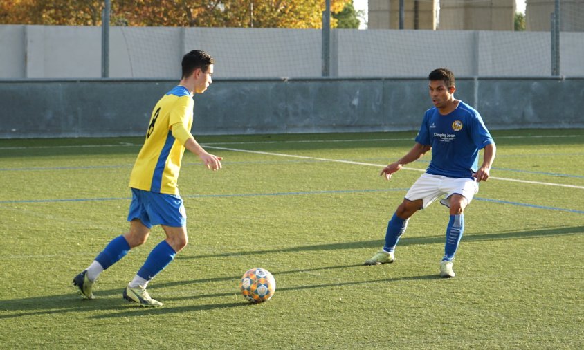 Imatge del partit d'anada entre el FC Cambrils i el Vila-seca FC B