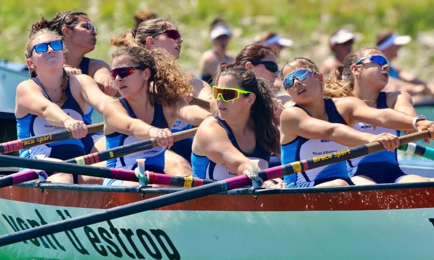 Les vogadores Absolut Femení van finalitzar la regata en segona posició