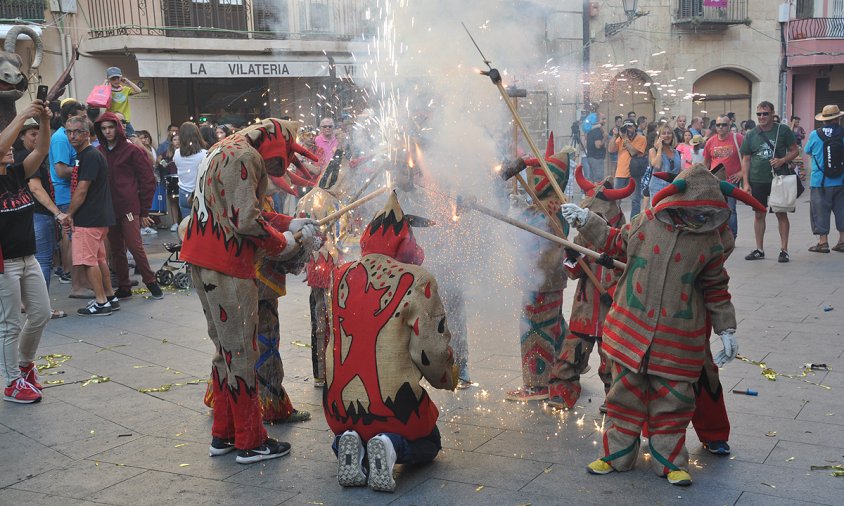 Imatge del correfoc infantil de l'any passat a la plaça de la Vila