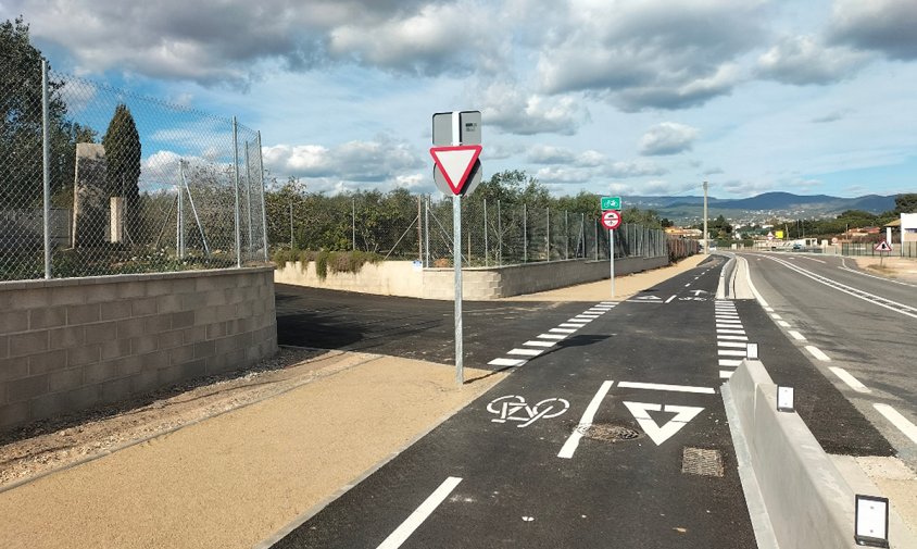 Tram del carril bici ja existent a la part de la carretera de Misericòrdia més propera a Reus