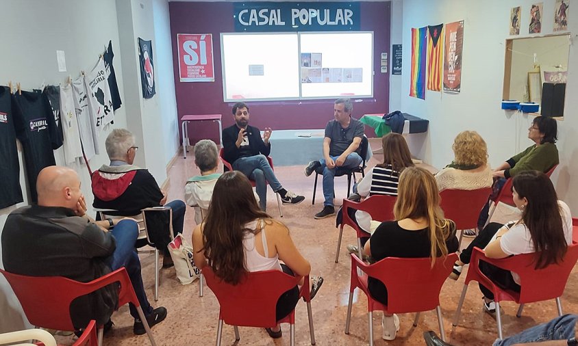 Pep Antoni Roig i Lluís Rovira, a la presentació del llibre, ahir, al Polvorí