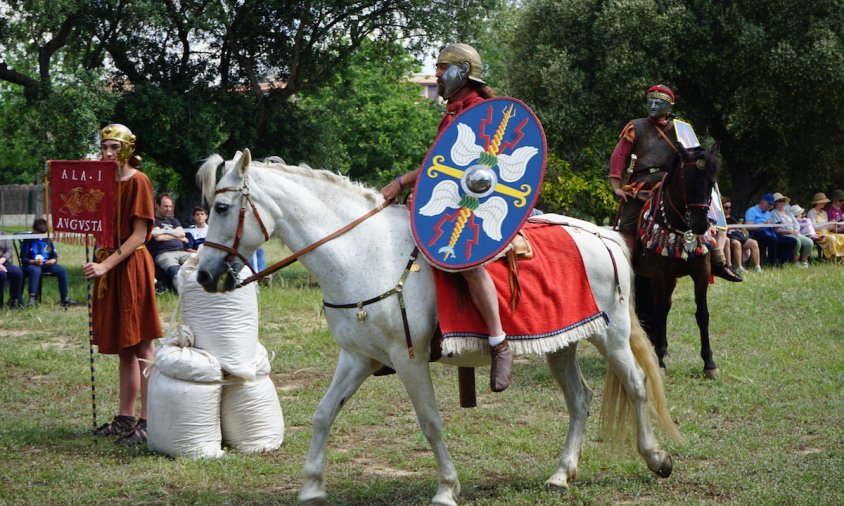 Un moment de la recreació històrica, ahir al matí, a la Vil·la Romana de la Llosa