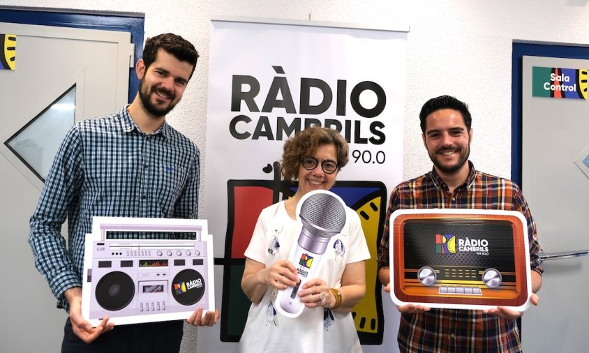 Equip de Ràdio Cambrils. D'esquerra a dreta: Gerard Amigó, Marga Mallol i Adrià Muñoz