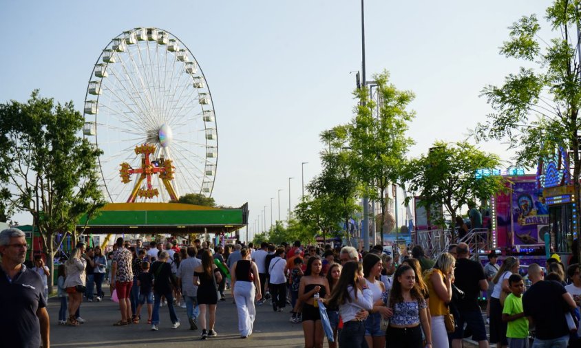 La nòria de 33 metres és la nova protagonista de l'skyline de la fira