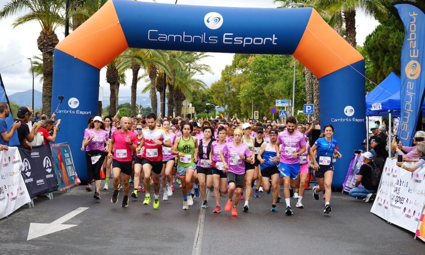 Sortida dels i les participants de la Cursa de les Dones, al passeig de les Palmeres