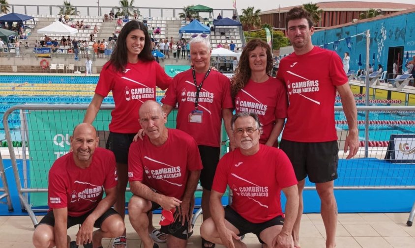 Alguns dels representants del CCN a la piscina Sylvia Fontana de Tarragona