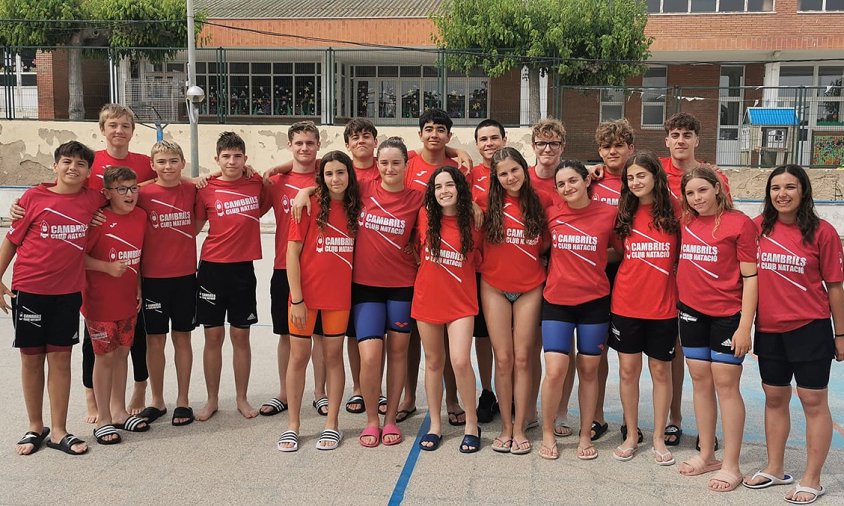 Nedadors i nedadores del Cmabrils CN que van participar als dos trofeus reusencs