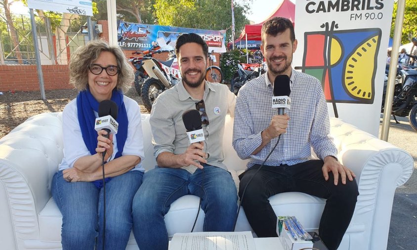 Equip de Ràdio Cambrils, d'esquerra a dreta: Marga Mallol, Adrià Muñoz i Gerard Amigó