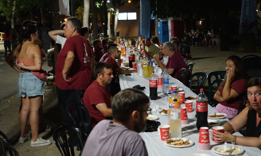 Els Xiquets de Cambrils van fer un sopar de germanor al parc del Pescador