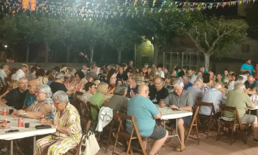 El bingo solidari es va organitzar a la pista d'estiu de Vinyols i els Arcs