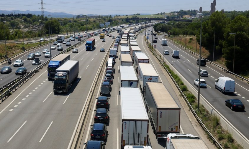 Col·lapse a l'AP7 en sentit sud a l'alçada de la UAB