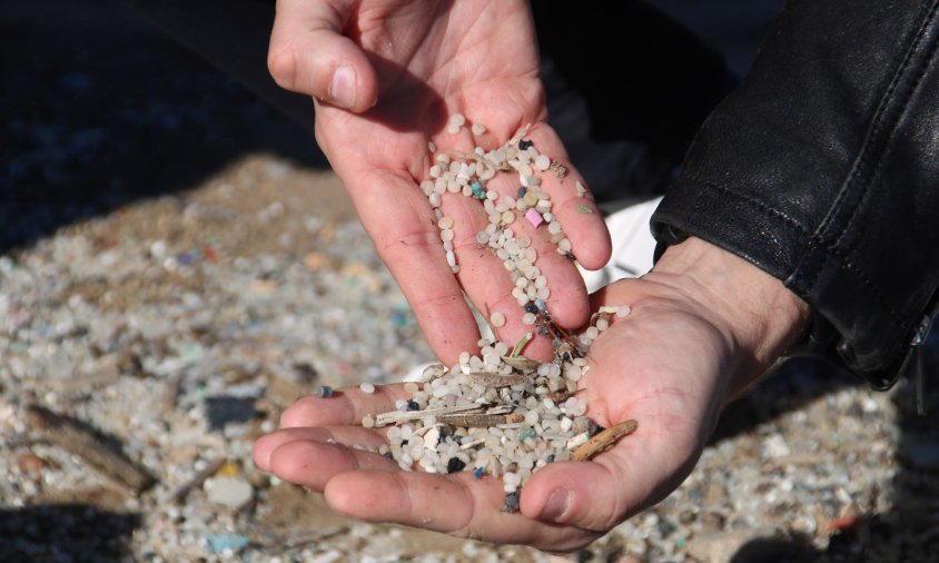 Ha quedat provada la contribució d'aquestes activitats a la contaminació de sòls, lleres i platges