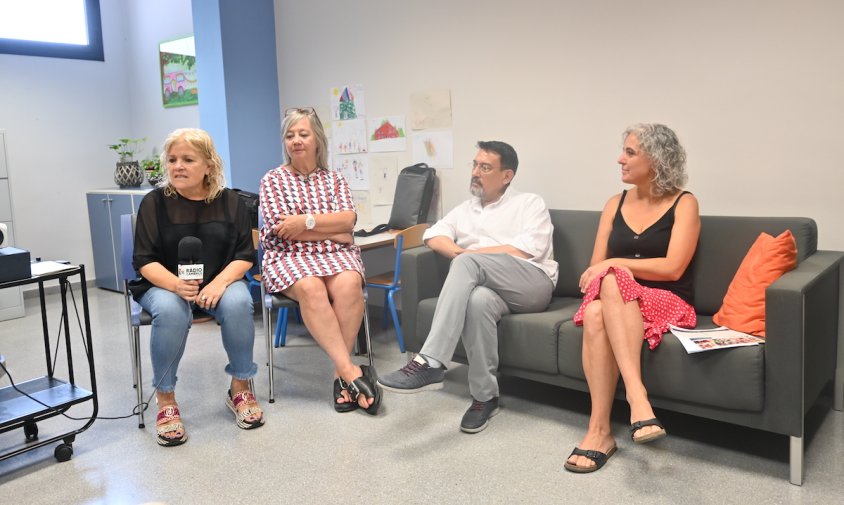 Un moment de la presentació del SOAF, ahir al matí, al Casal. D'esquerra a dreta: Teresa Recasens, Milagros Vidiella, Javier Loyo i Anna Farré