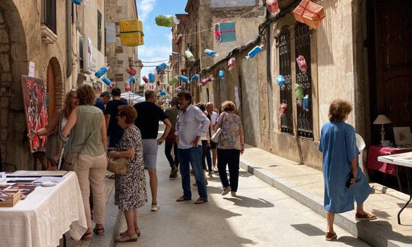 Imatge d'un dels carrers que van acollir el Montbriart en l'edició de 2022