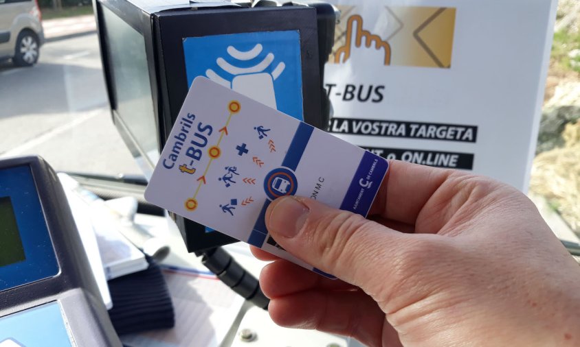 La targeta T-Bus permet fer viatges il·limitats per només 15 euros