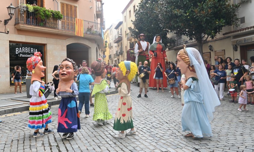 Pas del seguici per la plaça del Marquès de Marianao, ahir al matí