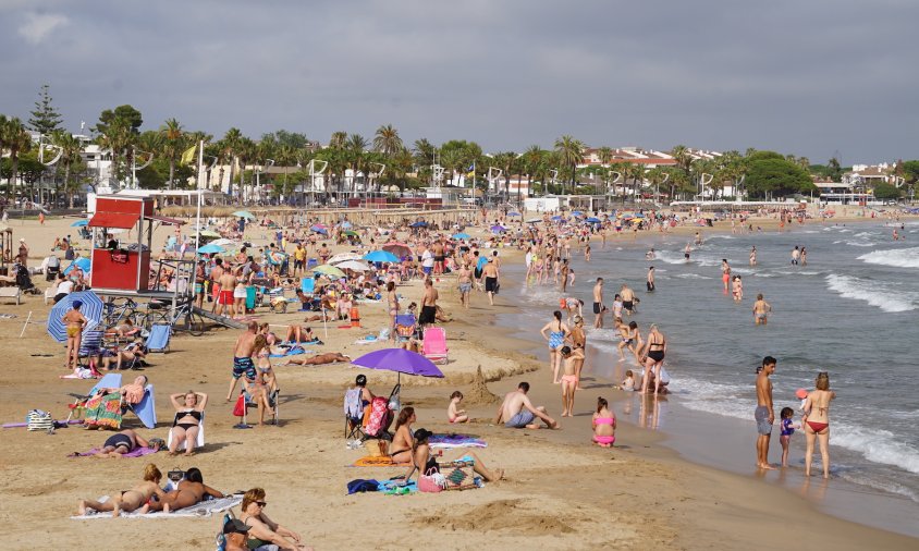 Imatge de la platja del Regueral, aquest estiu