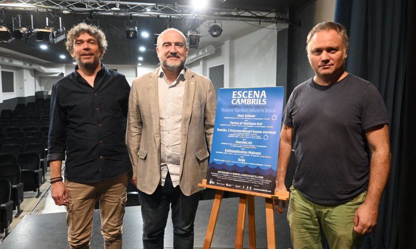 Roda de premsa de presentació de l'Escena Cambrils, ahir al matí al Teatre del Casal. D'esquerra a dreta: Jordi Barberà, Alfredo Clúa i Iban Beltran