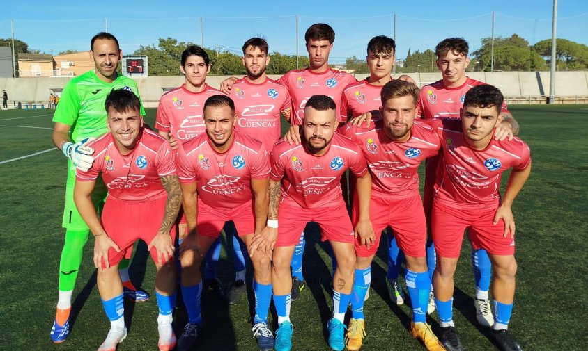 Equip titular del Cambrils Unió B al camp de l'Unió Astorga