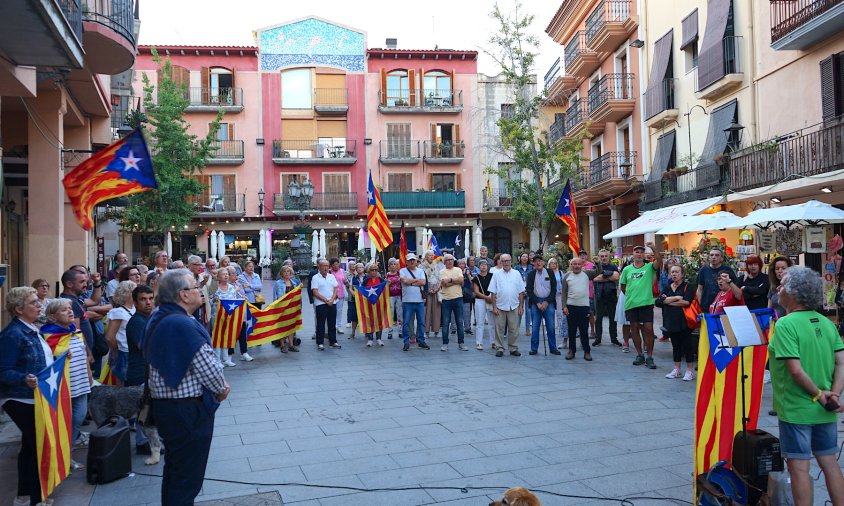 La concentració es va tancar amb l'himne dels Segadors