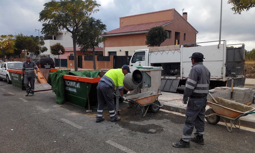 Imatge d'arxiu de personal contractat a través del Pla d'Ocupació Municipal