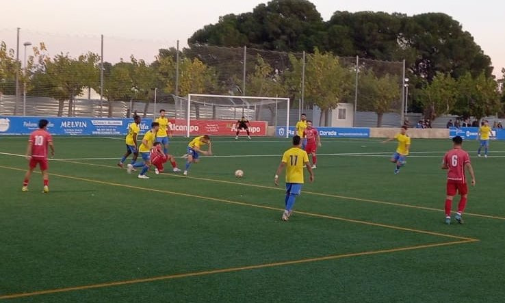 Imatge del partit entre el Cambrils Unió i el Vila-seca