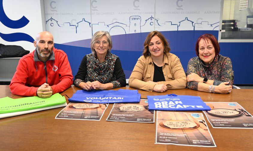 Roda de premsa de presentació del Gran Recapte. D'esquerra a dreta: Víctor Magrané, Àngels Canadell, Gemma Balanyà i Dolors Sabaté