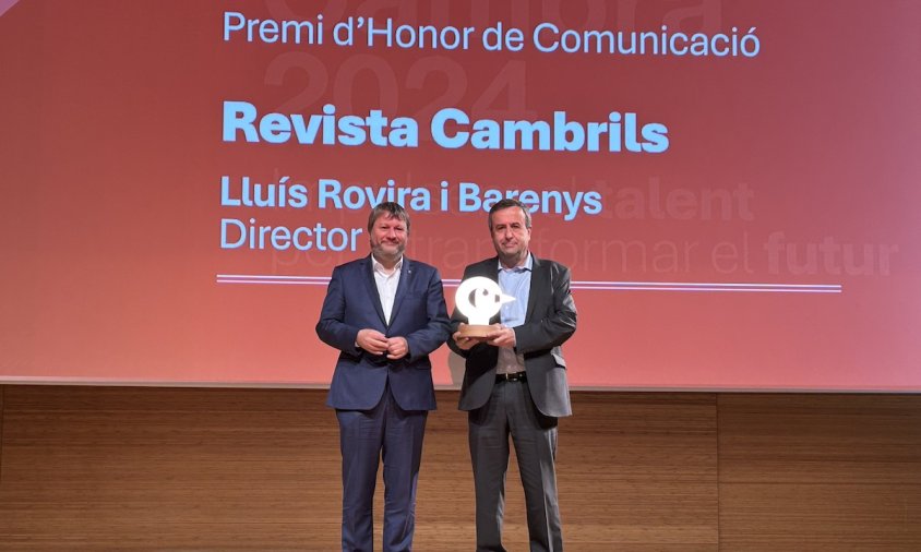 El director de Revista Cambrils, Lluís Rovira, va recollir el Premi d'Honor otorgat a la publicació