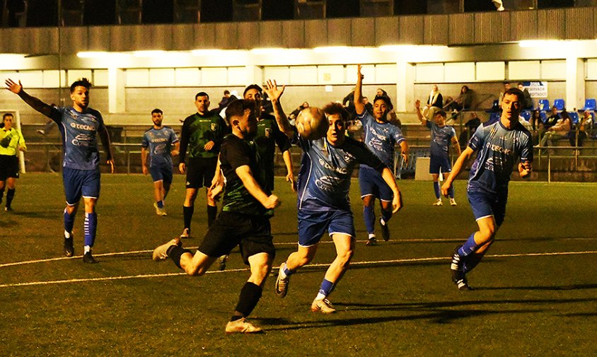 El Cambrils Unió B es va imposar al Camp Clar en el partit disputat el passat dissabte a la tarda a l'estadi municipal