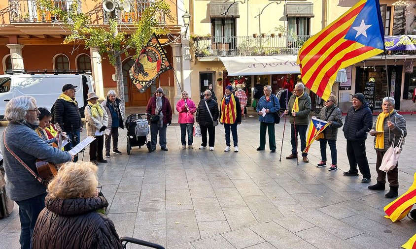 El cantant tarragoní Xavier Marcos va participar a la concentració d'ahir