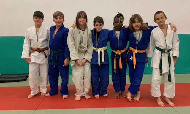 Equip aleví del Club Dojo Cambrils