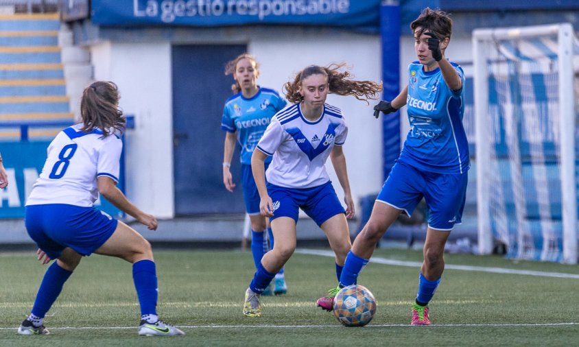 Imatge del partit entre l'Europa B femení i el Cambrils Unió femení Juvenil A