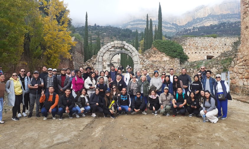 Foto de grup dels participants a l'excursió de la Cartoixa d'Escaladei