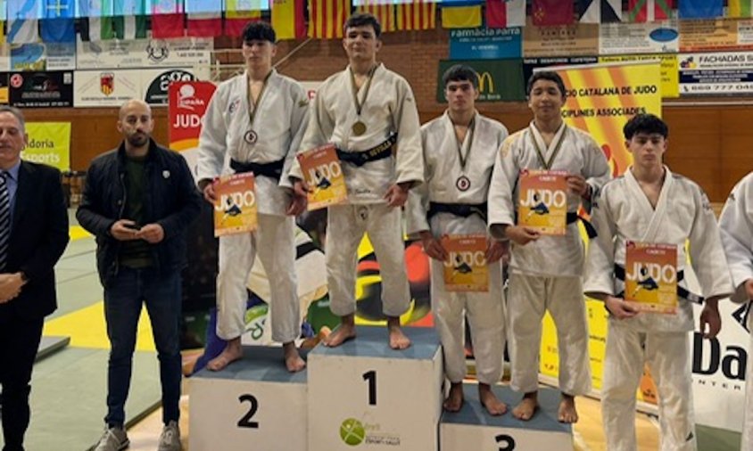 El judoka cambrilenc en la primera posició del podi