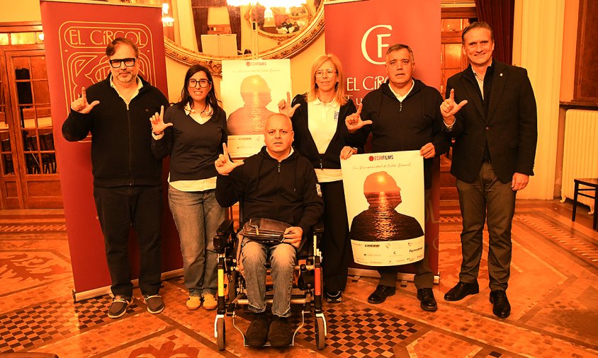 Daniel Villanueva, Ester Borrull, Siscu Morell, Joana Bono, Jordi Cervera i Josep Baiges a la presentació del documental, ahir, al Círcol de Reus