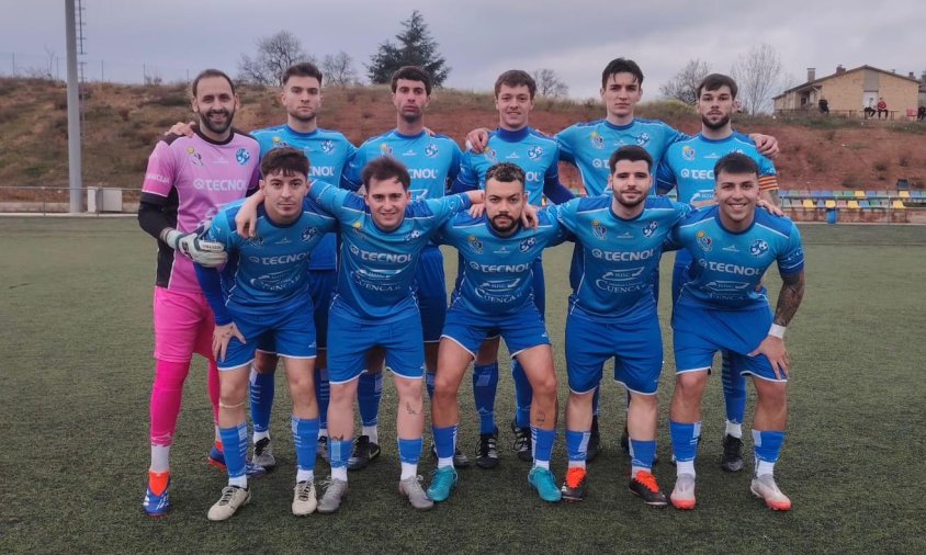 Equip titular del Cambrils Unió B al camp del Falset Esp.