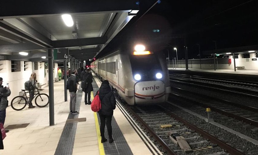 Imatge d'arxiu d'un tren sortint de l'estació de Cambrils