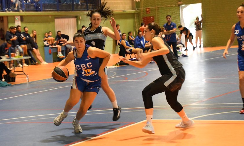 Imatge d'arxiu d'un partit del CB Cambrils femení aquesta temporada