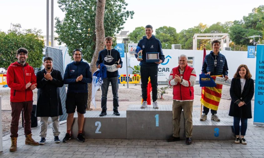 Miguel Garcia i Joan Fargas en el podi del Campionat d’Espanya d’Ilca 6