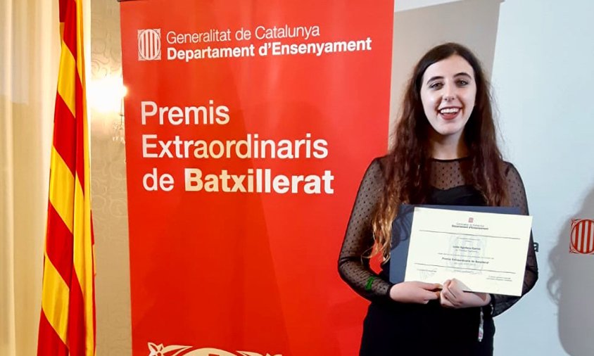 L'alumna de l'institut Cambrils, Lidia Aguilera, va rebre el Premi Extraordinari de Batxillerat del curs 2017-2018