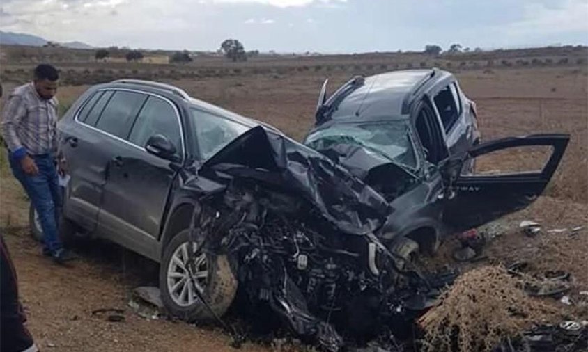 Imatge de l'estat dels dos vehicles que van xocar frontalment (imatge del diari El Mundo)