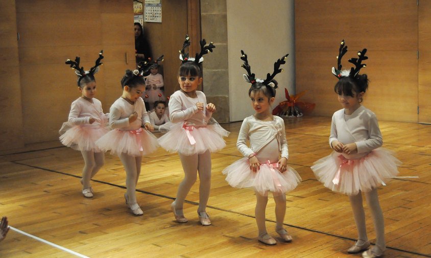 Un moment de la mostra de dansa, ahir a la Cripta