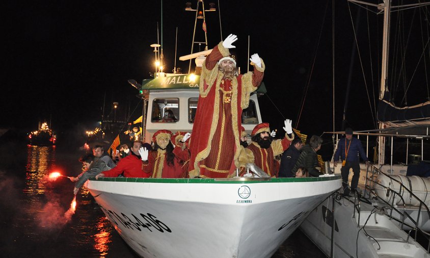 Els Reis Mags arribant al port de Cambrils, el passat dissabte al vespre