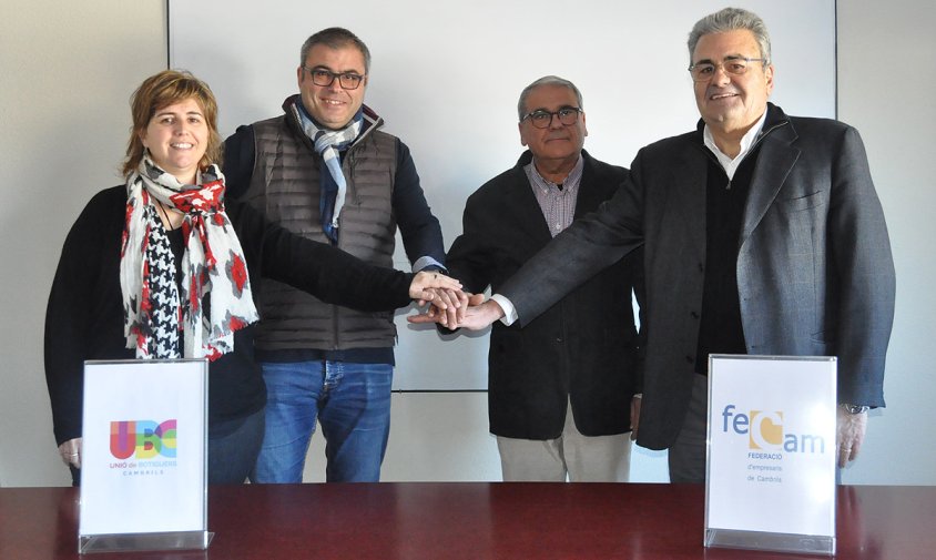 Ahir al matí es va escenificar l'adhesió de la FECAM i la UB a la candidatura Tots Som Cambra. D'esquerra a dreta: Berta Cabré, Enrique Arce, Victorià Luque i Jordi Just