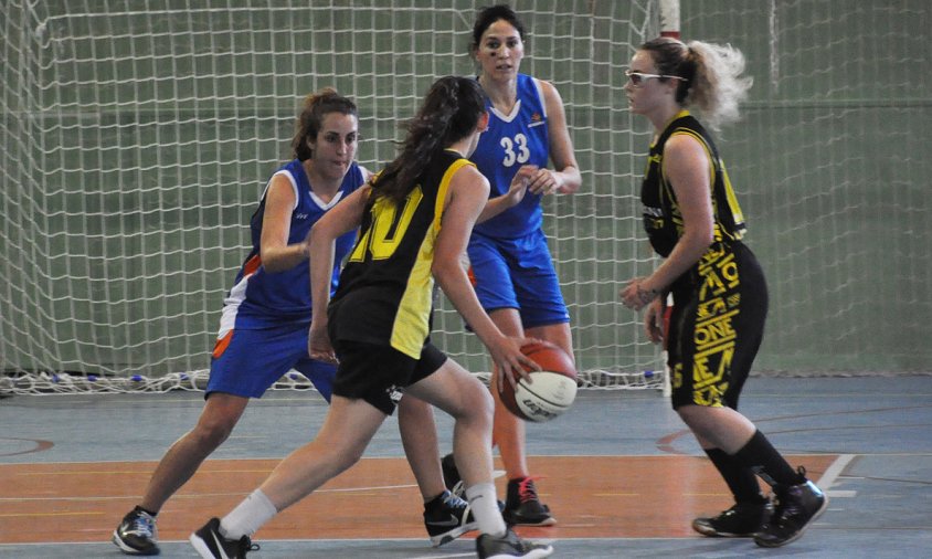 Imatge d'arxiu d'un partit del CB Cambrils femení