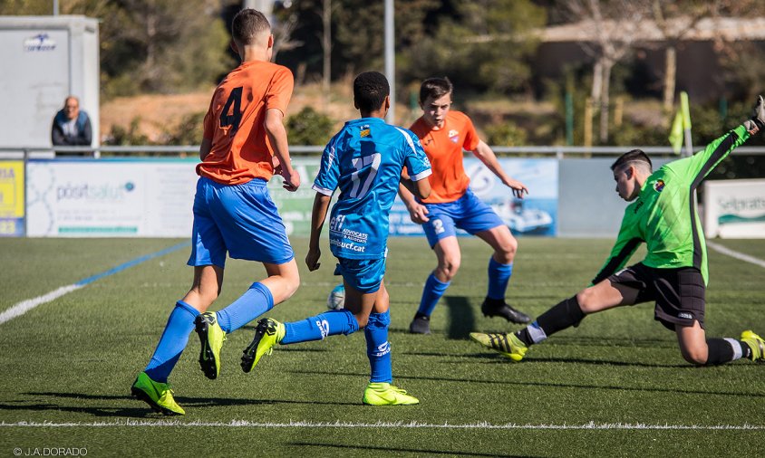 Partit de l'infantil A contra el Santes Creus