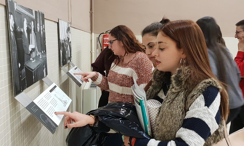 L'exposició està instal·lada a l'institut Vidal i Barraquer de Tarragona