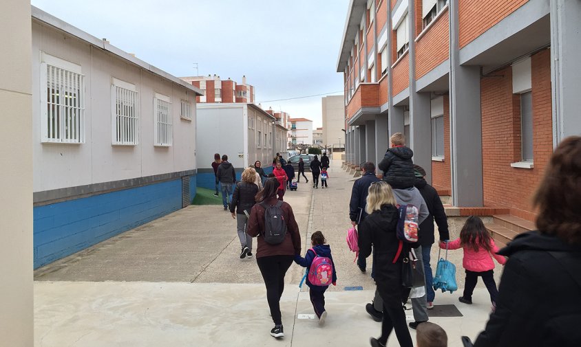 Imatge dels actuals barracons de l'escola, que seran substituïts pel nou aulari infantil que construirà el consistori