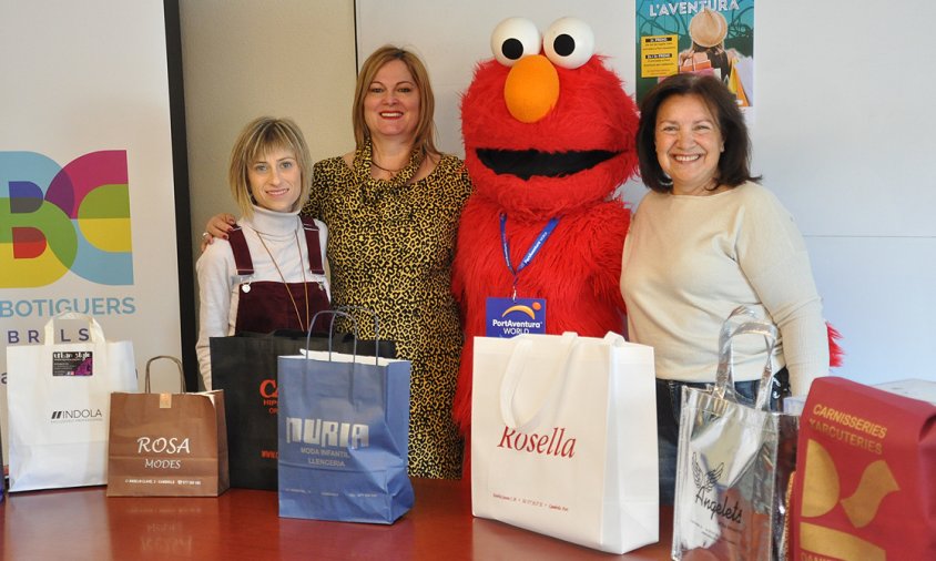 El lliurament de premis es va fer, ahir, a la seu de la Unió de Botiguers amb la presència d'Elmo, un dels personatges de Port Aventura